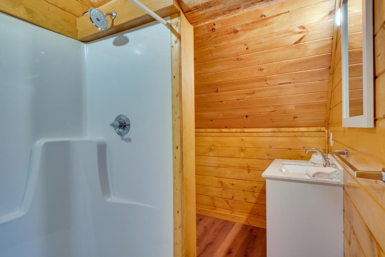 Idyllic Gatlinburg Cabin With Hot Tub And Balcony! Eksteriør bilde