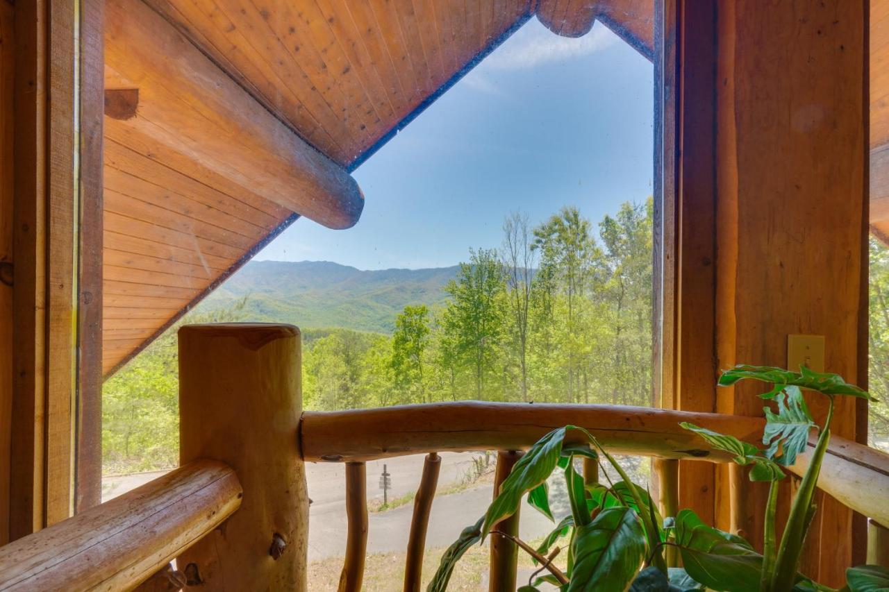 Idyllic Gatlinburg Cabin With Hot Tub And Balcony! Eksteriør bilde